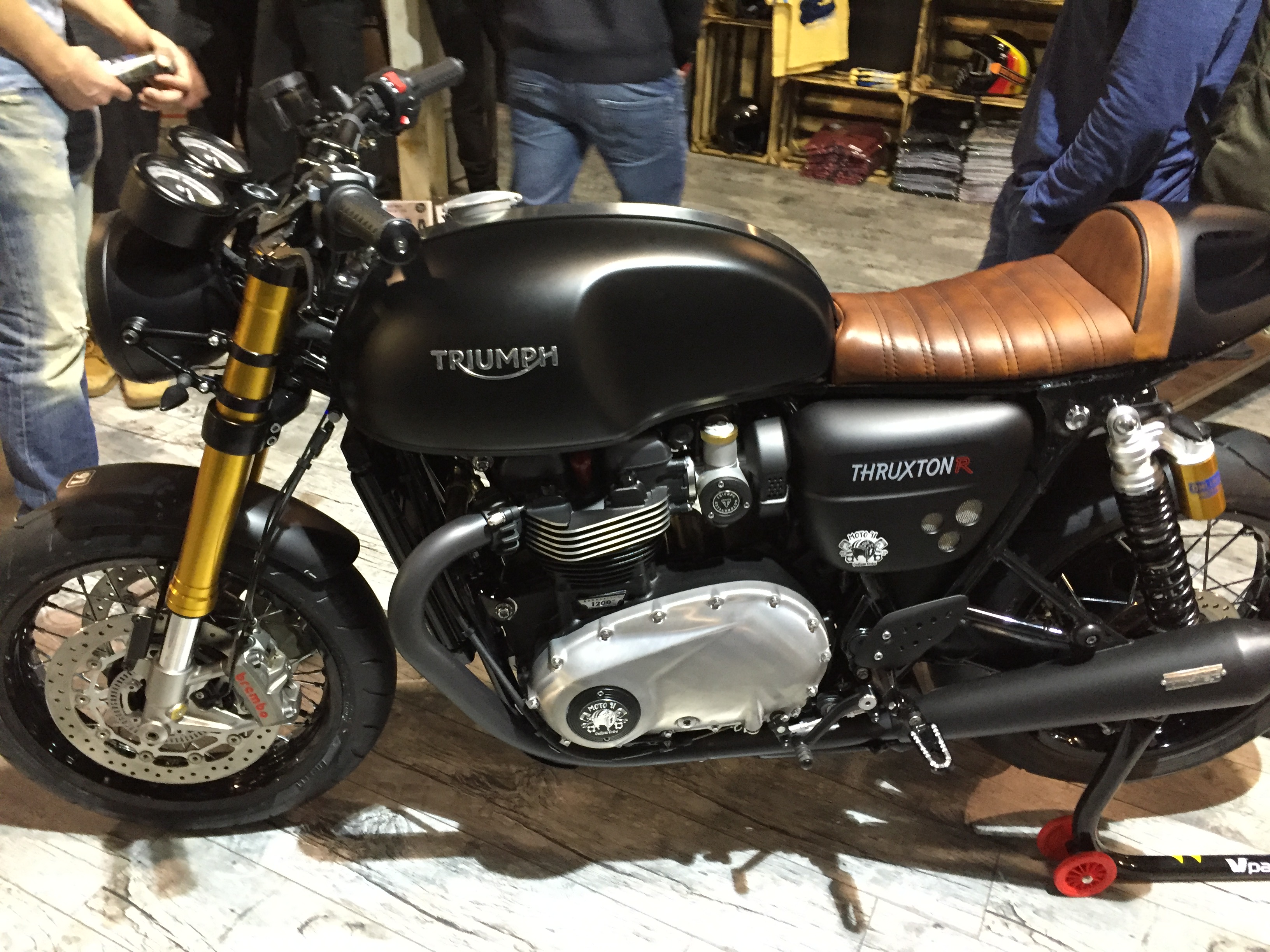 Thruxton R