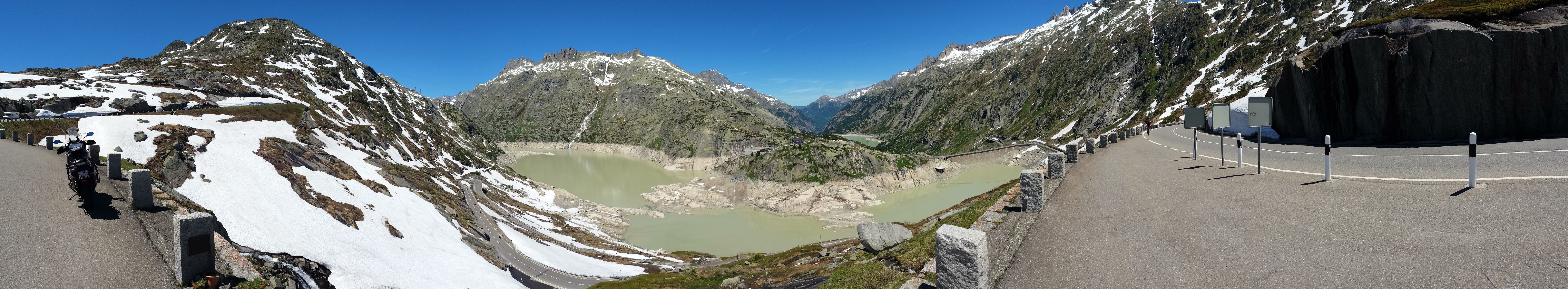 Grimsel mit Hospiz und Stausee