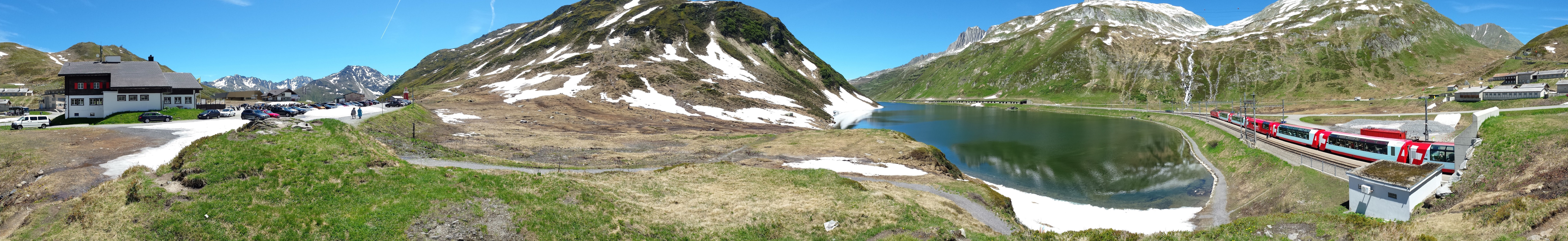 Oberalp mit Glacier Express